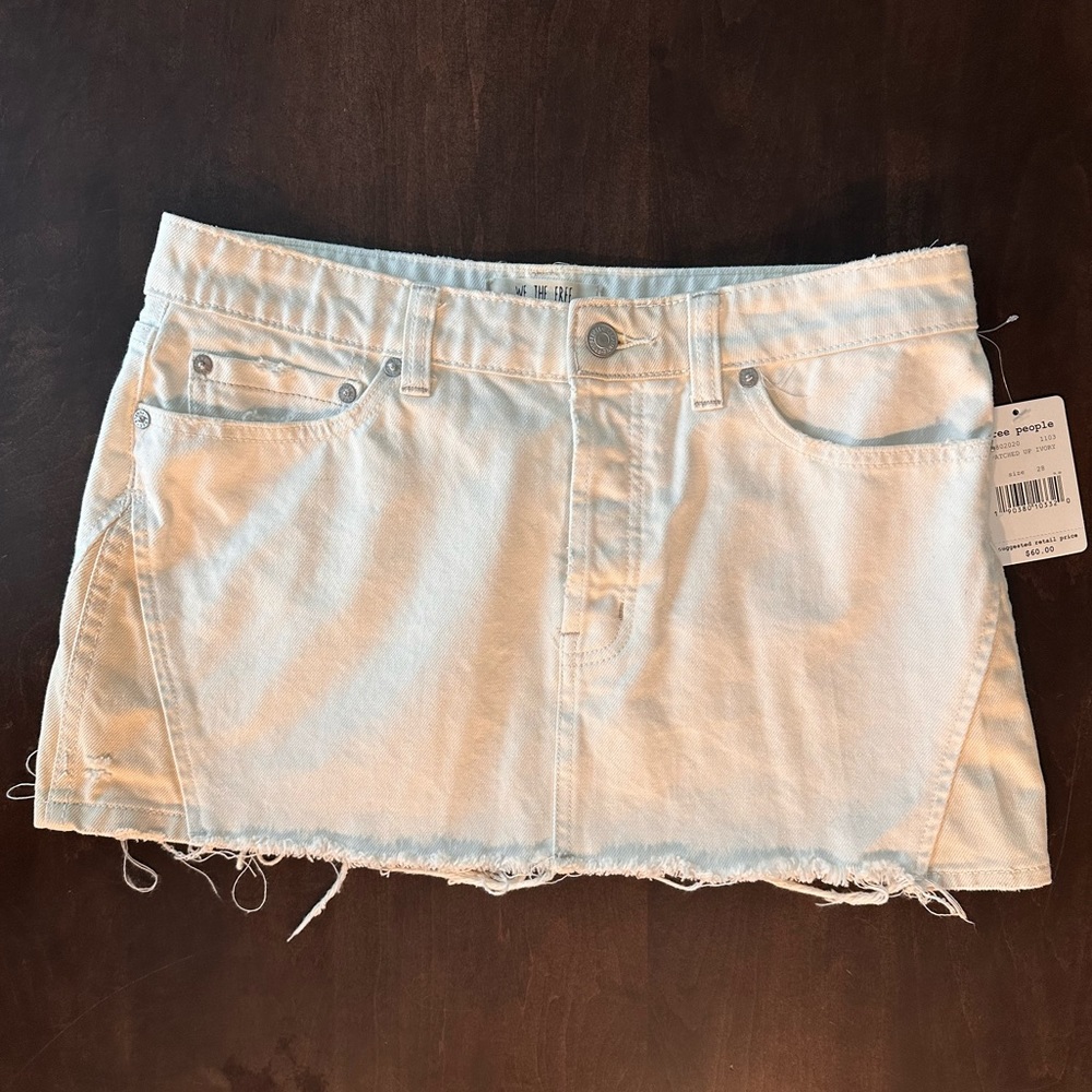 NWT Women’s Free People off white short low waist denim skirt size 28
